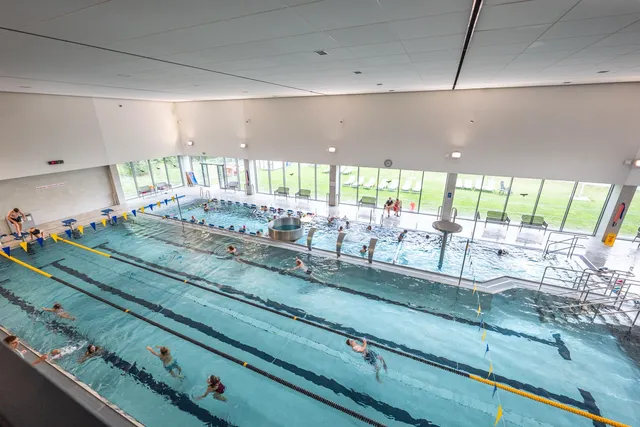 Swimming pool with four lanes
